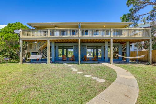 Cedar Key Casa | Waterfront Cedar Key Duplex Home Grill and Dock!