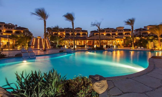 Zafarana Apartamento | Waterfront Chalet at Luxurious Compound “ family only “