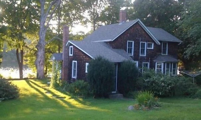 Waterford Cabaña | Waterford Waterfront! Encanto 4br Cottage en el río Niantic!