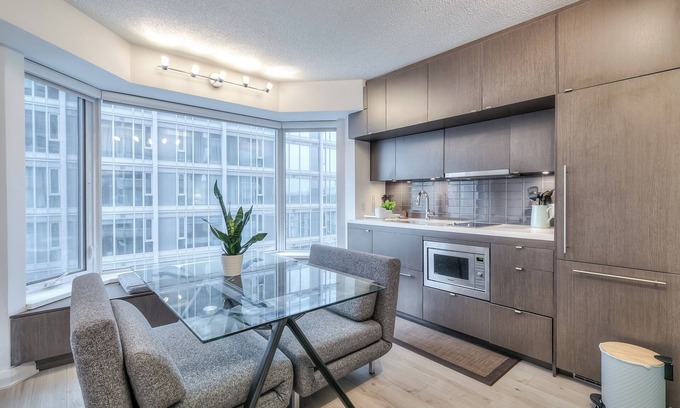 Deer Park Apartamento | Waterfront Clair Avenue Suites