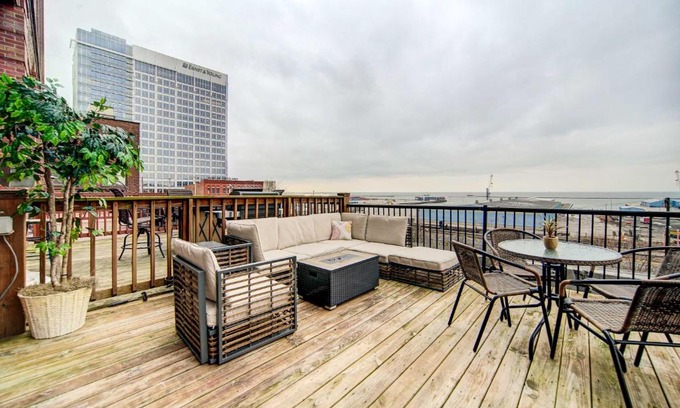 Downtown Cleveland Apartamento | Waterfront Cleveland Apt about 1 Mi to Downtown