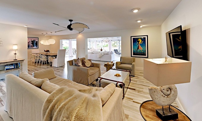 Sarasota Casa | Frente costero 3 BR / 3 BTH w / Pool, 50 pies. Muelle, a pie de playa
