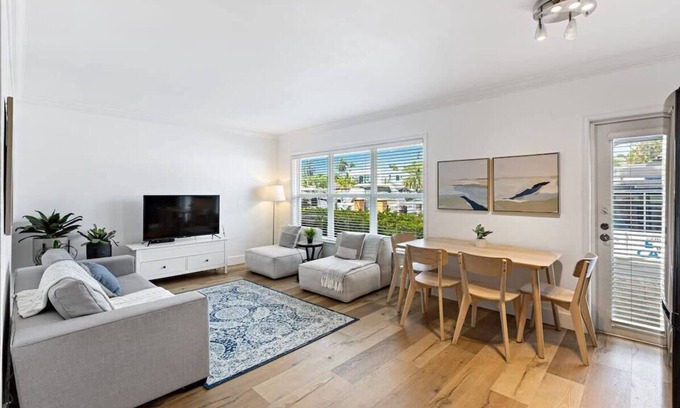 Hendricks and Venice Isles Apartamento | Waterfront Condo Near Las Olas and Beach