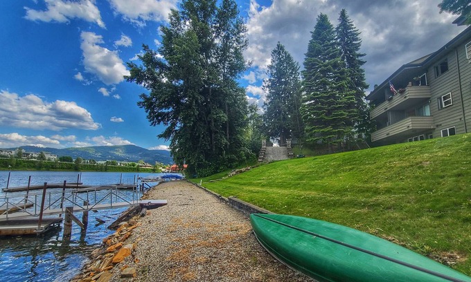 Sandpoint Condominio | Waterfront Condo AC Boat Slip Downtown