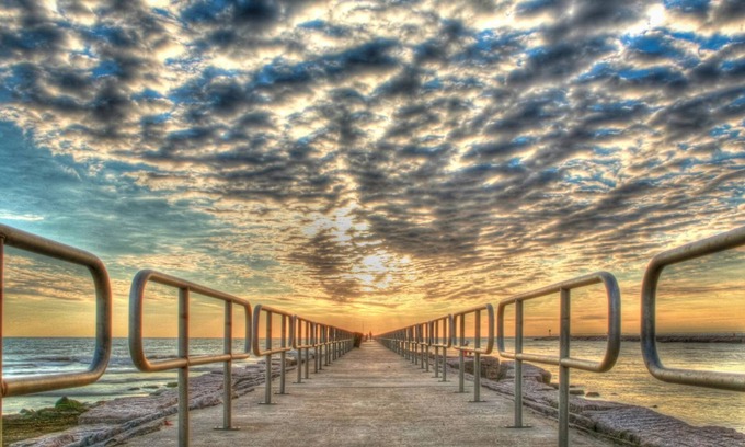 Corpus Christi Condominio | Waterfront Condo W/ Two Private Decks, Garage Access + Washer & Dryer!