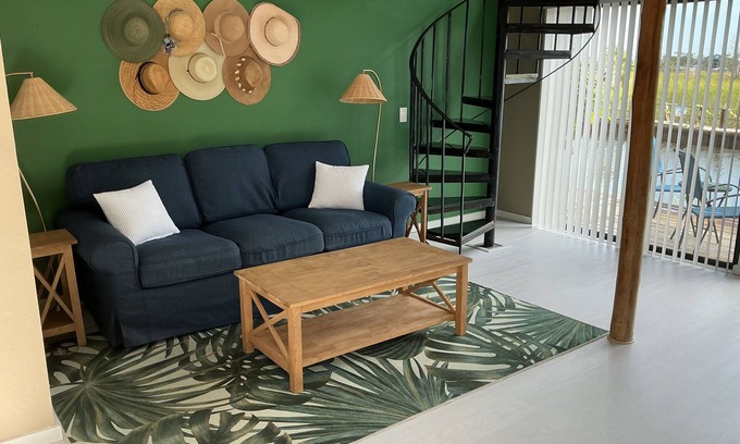 Crystal River Condominio | Un hermoso codo en Sawgrass Landing.