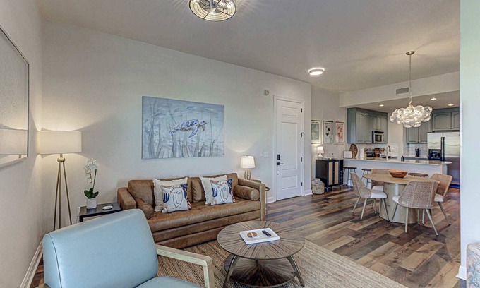 Horseshoe Bay Condominio | Waterfront Condo for 4 with Resort Pool & Lake View!