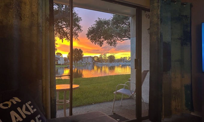 Walden on Lake Conroe Condominio | Waterfront Condo with the Lake Steps from Your Patio!