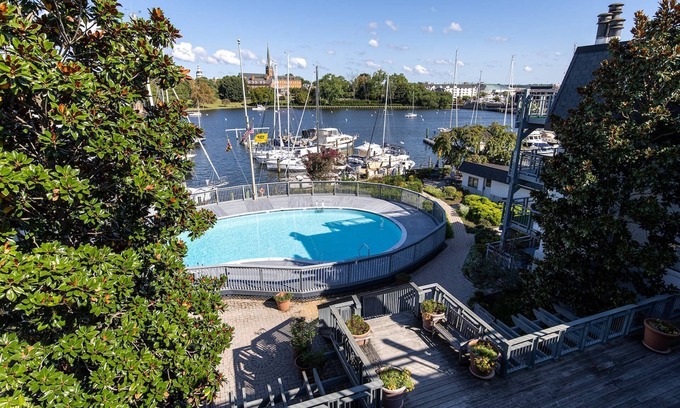 Eastport Condominio | Waterfront Condo with Views of Annapolis, Pool & Prime Eastport Location
