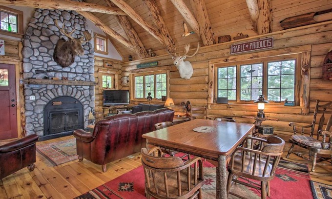 Center Conway Casa | Waterfront Conway Vacation Rental with Deck!