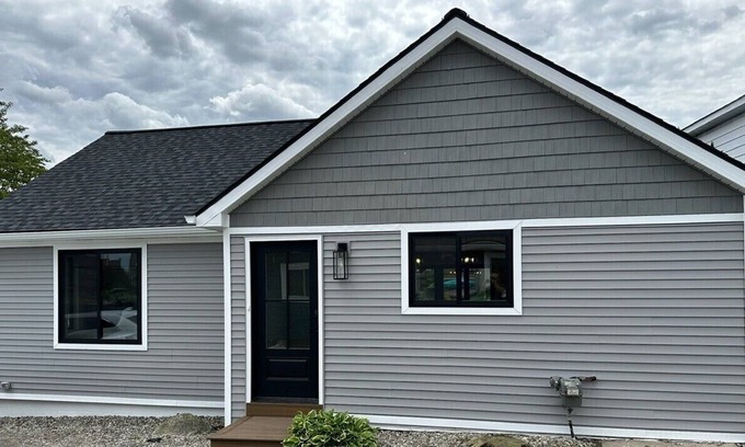 Lake Orion Cabaña | Waterfront Cottage in Lake Orion