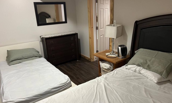 Peterborough Cabaña | Waterfront Cottage on Rice Lake- Sleeps 8, Conveniently Located Near Amenities
