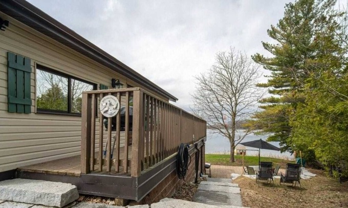 Selwyn Cabaña | Waterfront Cottage close to city