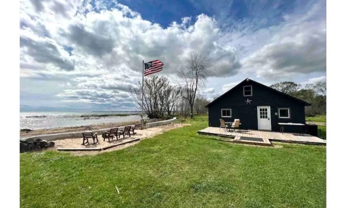 Oconto Cabaña | Waterfront Cottage - Private Retreat - Beachside Fire Pit