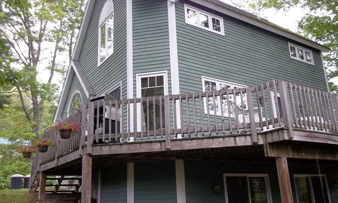 Boothbay Harbor Cabaña | Waterfront Cottage! 2 habitaciones, 2 baños ** A pie de la ciudad * 1/2 milla del puerto