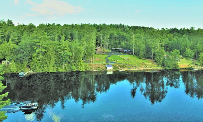 Lake Luzerne Casa | Waterfront cottages near lake george and saratoga springs
