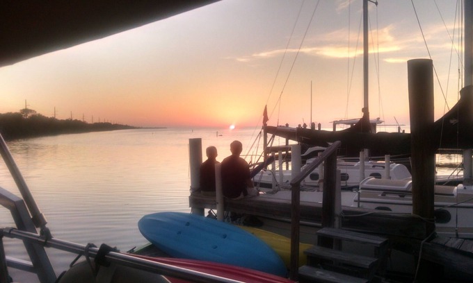 Marathon Cabaña | Frente a la bahía Conch Key Cottages Con Velero incluido