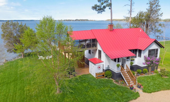 Morattico Cabaña | Waterfront Cottage w/ Sunset Views