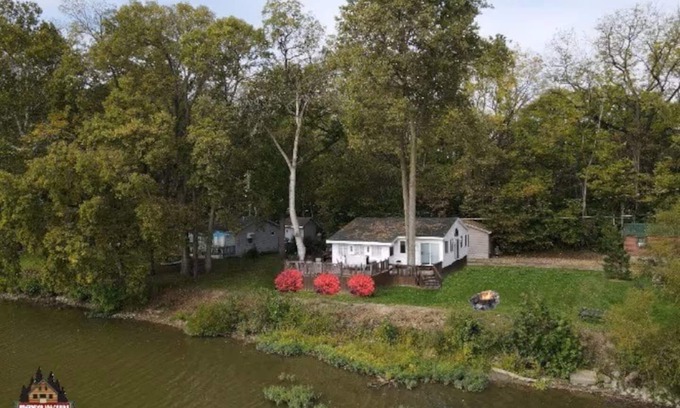 Colton Cabaña | Waterfront Cottage with Hot Tub! Sleeps 6, Free Kayaks, Bikes & Hiking Trail!