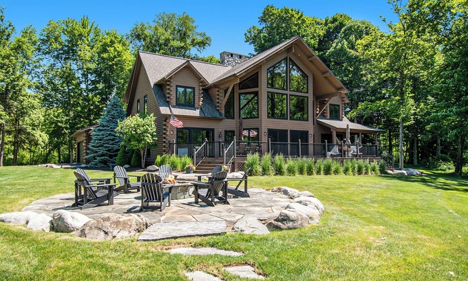 Fennville Cabaña | Waterfront Custom Log Home, minutes to Saugatuck/Douglas!