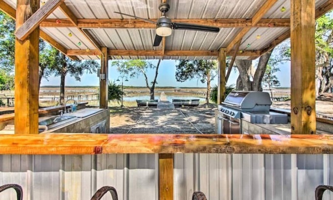 Midway Cabaña | Waterfront Date Night! Near Savannah!