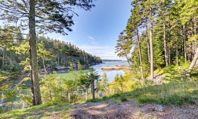 Deer Isle Casa | Waterfront Deer Isle Retreat with Fire Pit!