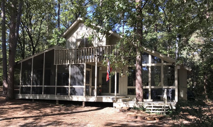 Holly Lake Ranch Casa | Frente al mar, Muelle, Sala de juegos, Natación, Golf, Pickleball, Putt Putt ...