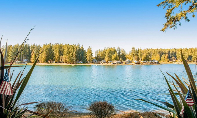 Allyn-Grapeview Casa | Waterfront, dog-friendly home with private beach, amazing deck & harbor view