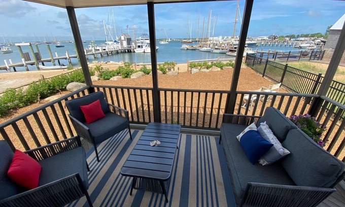 Vineyard Haven Cabaña | WATERFRONT Downtown Cottage w/ Beach