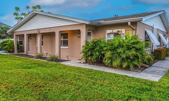 Laurel Apartamento | Waterfront duplex, walk to the beach