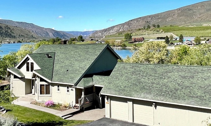 Orondo Casa | Precioso litoral de 500 'bajo el banco a 7 minutos de Chelan!