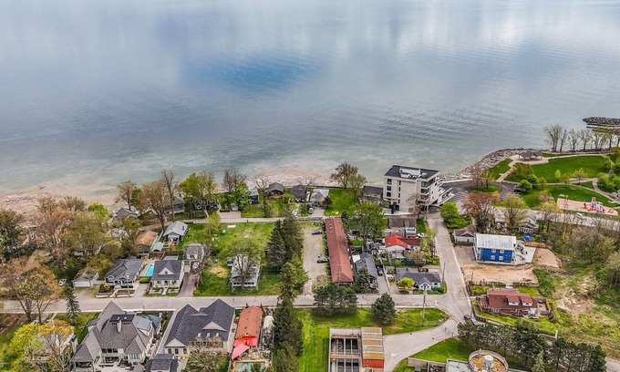 Crystal Beach Casa | Waterfront Family Cottage with 3BR + Parking