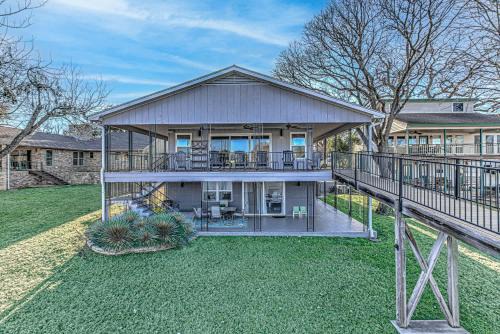 Kingsland Casa | Waterfront Family Home for 12 w Deck & Lake Views