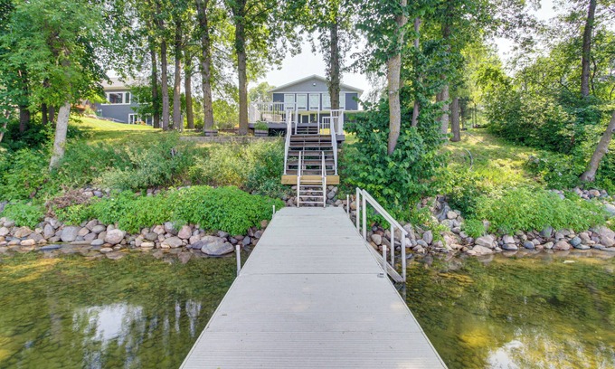 Vergas Casa | Waterfront Family Retreat on Lake Lida w/ Dock