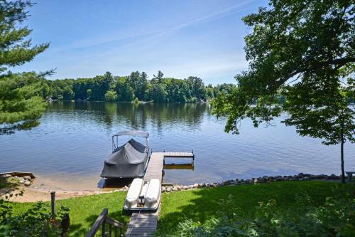 Fife Lake Casa | Waterfront Fife Lake Cottage Dock, Kayak, Sunroom
