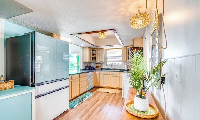 Spring Hill Cabaña | Waterfront Florida Escape w/ Deck & Private Dock!