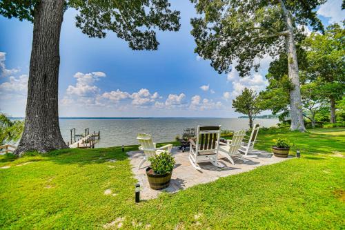 Bellamy Casa | Waterfront Gloucester Cottage with Private Boat Dock