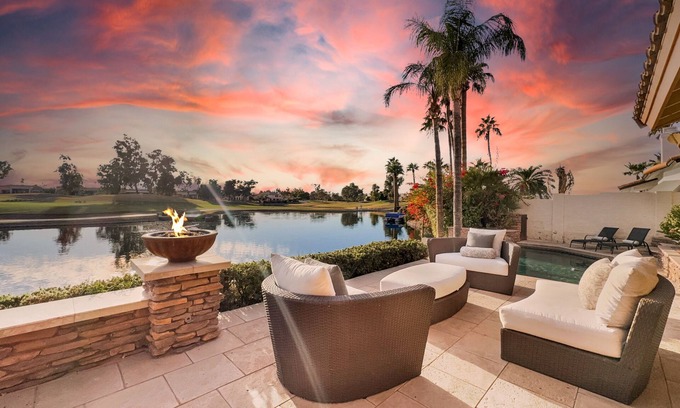 Ocotillo Casa | Waterfront, Golf Views, Pontoon Boat 3 King Rooms!