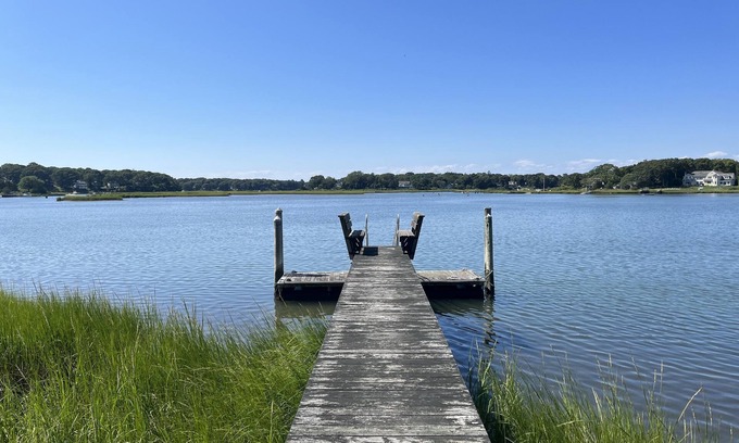 Town of Southold Town Cabaña | Waterfront Guest Cottage