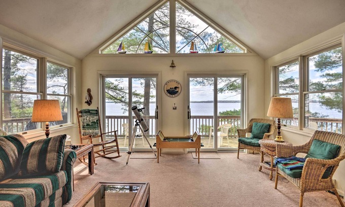 Hammond Cabaña | ¡NUEVO! Waterfront Hammond Home w / Grill + Boat Dock!