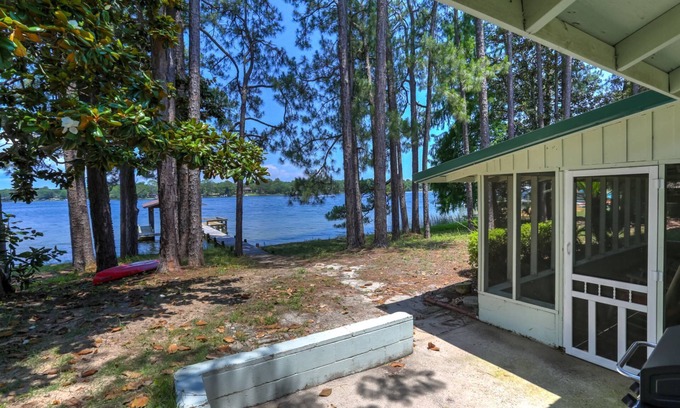 Fort Walton Beach Casa | Waterfront Home |Private Dock and Water Access |20 mins by boat to Crab Island |Military Welcome