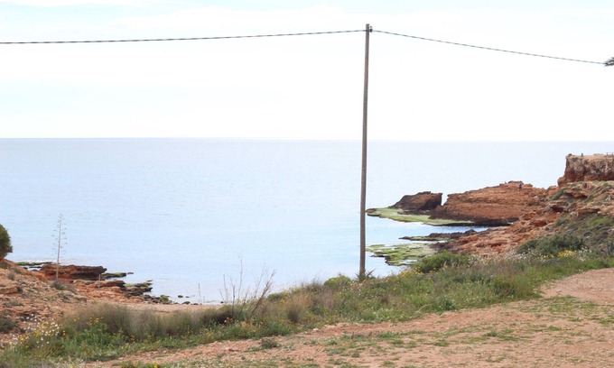 Torrevieja Casa | Casa frente al mar a 200 metros de cala de arena