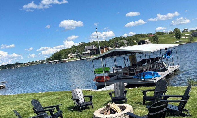 Ellston Casa | Waterfront home at Sun Valley Lake 1 hour 15 minutes south of Des Moines