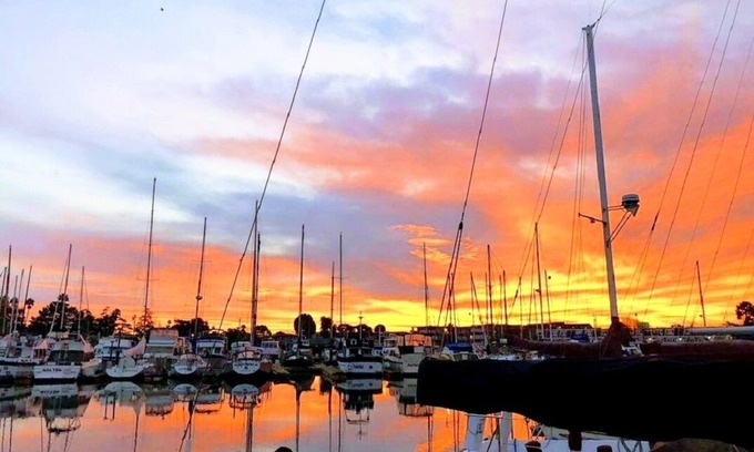 San Rafael Casa | Waterfront home, beautiful, spacious, clean, pet friendly. Near SF, Napa