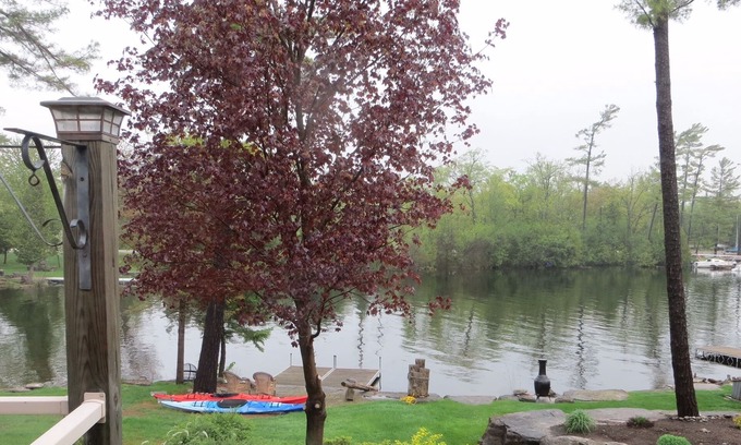 Bobcaygeon Casa | Casa frente al mar en Bobcaygeon. A una corta distancia a pie de las tiendas (Bigley's),