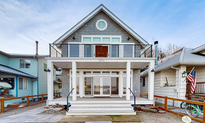 Langley Casa | Waterfront home in Langley, peaceful, walkable community