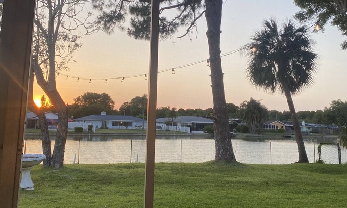 Safety Harbor Casa | Waterfront Home - Luxury Relaxation - Heart of Safety Harbor