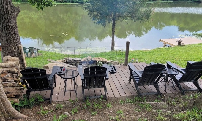 Crittenden Casa | Waterfront Home Located near Ark, Reds and Bengals. Newly Renovated.