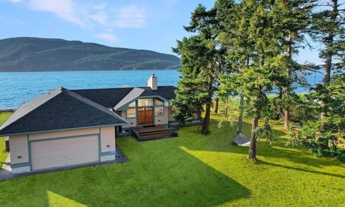 Anacortes Casa | Waterfront home on Guemes, the San Juan’s quietest island