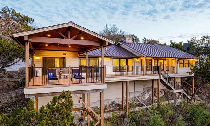 Lakeway Casa | Waterfront Home on Lake Travis